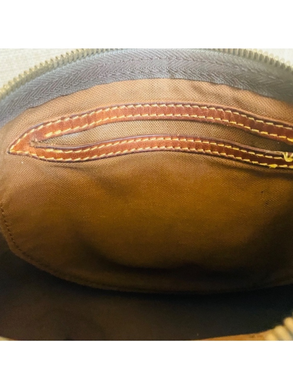 Louis Vuitton Brown Monogram Canvas Speedy  25 Bag with Tan Leather Trim - Picture 11 of 16